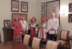Фольклорный ансамбль «Радовесь» в гостях у одарённых детей