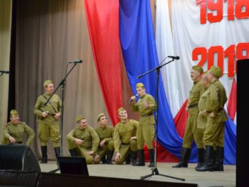 В Богучаре прошёл праздничный концерт для военных